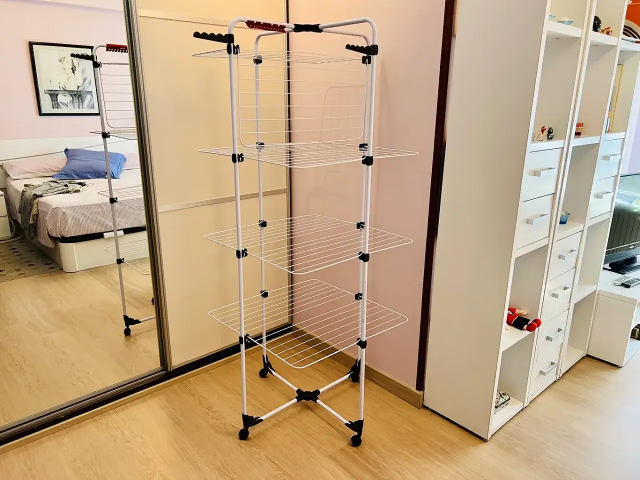 Secador de ropa de pie, soluci&oacute;n ideal para saber donde tender la ropa en un piso sin terraza.